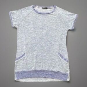 Zawapemia Short Sleeve Soft Cozy Shirt Women Top Size small Front Pockets Active